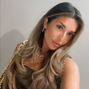 Meet your Posher, Olimpia